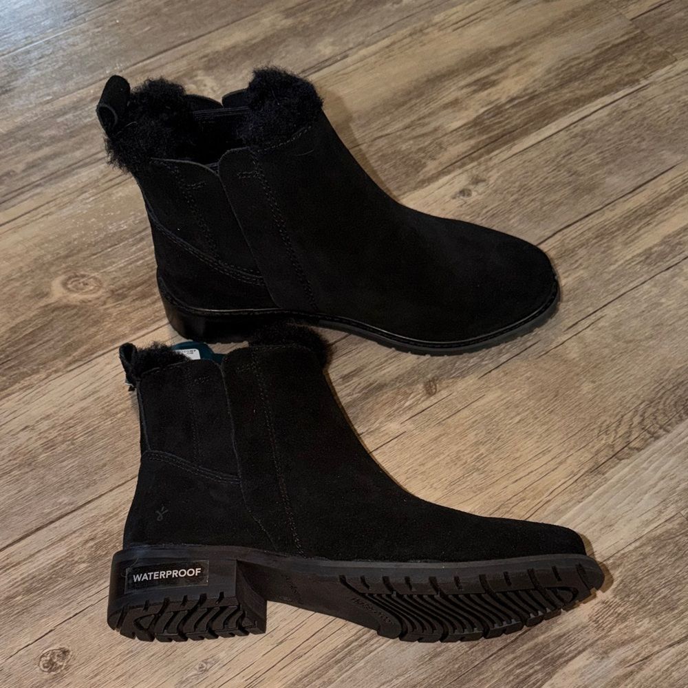 Emu Black Suede Waterproof Ankle Boots with Faux Fur Trim